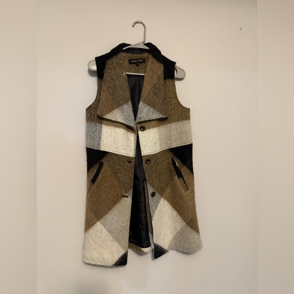 Black Swan Women's Multicolor Sleeveless Coat